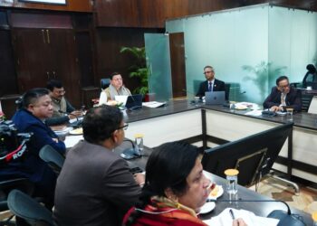 मुख्यमंत्री ने अधिकारियों को दिए राजस्व वसूली बढाने के निर्देश