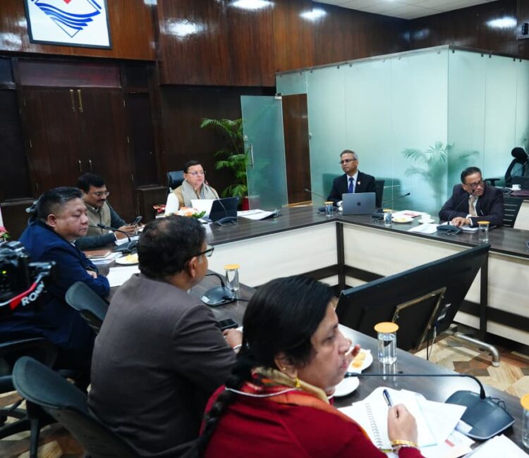 मुख्यमंत्री ने अधिकारियों को दिए राजस्व वसूली बढाने के निर्देश