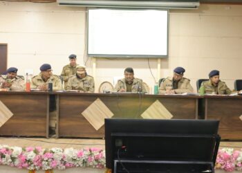 एसएसपी दून ने की मासिक अपराध गोष्ठी, क्रिसमस व नववर्ष पर सुरक्षा–यातायात को लेकर सख्त निर्देश