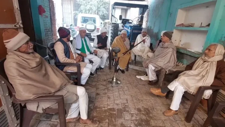 लड़कों के हाफ पैंट पहनने पर लगी रोक, मोबाईल भी नही रखेंगे अपने पास